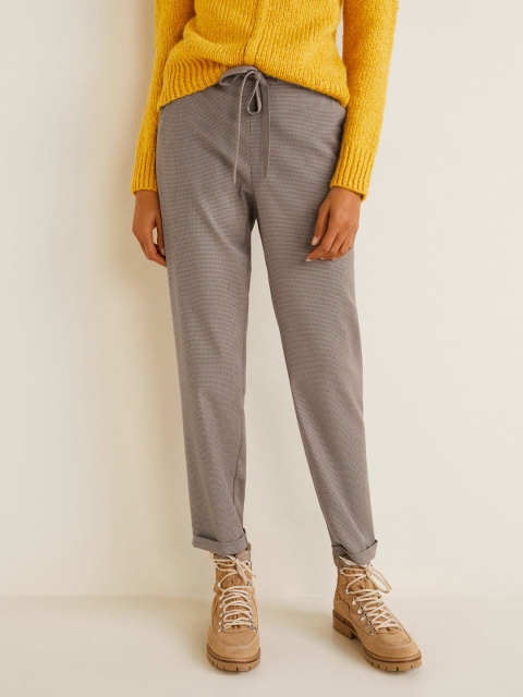 

MANGO Women Beige & Black Regular Fit Checked Trousers