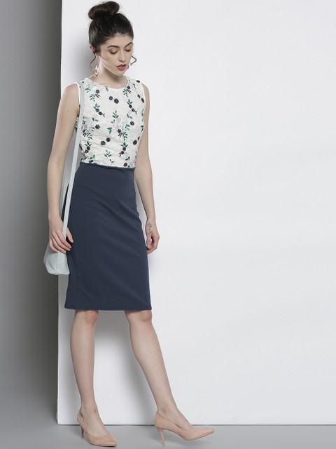 

DOROTHY PERKINS Women Navy Blue & White Self Design Bodycon Dress