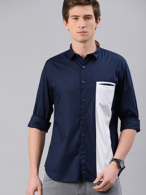 

French Connection Men Navy Blue & White Regular Fit Colourblocked Casual Shirt