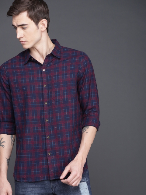 

WROGN Men Navy Blue & Maroon Slim Fit Checked Casual Shirt