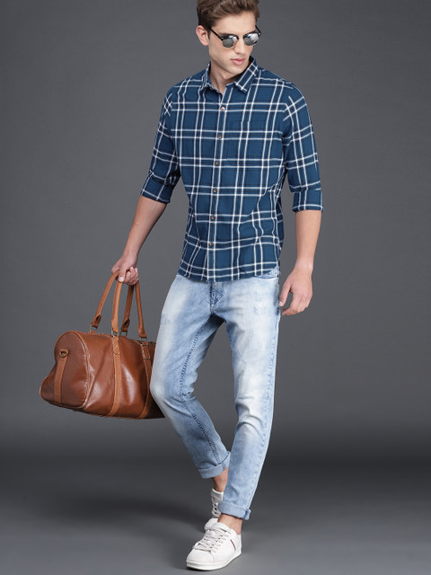 

WROGN Men Blue & White Regular Fit Checked Casual Shirt