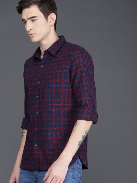 

WROGN Men Red & Navy Blue Regular Fit Checked Casual Shirt