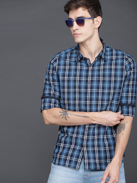 

WROGN Men Navy Blue & White Slim Fit Checked Casual Shirt