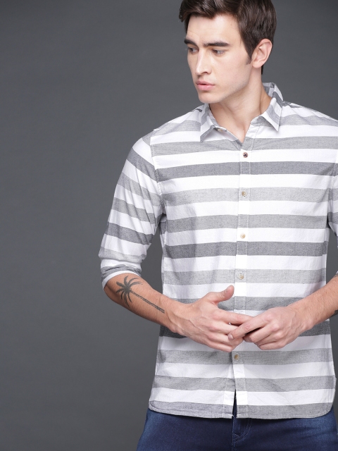 

WROGN Men White & Grey Slim Fit Striped Casual Shirt