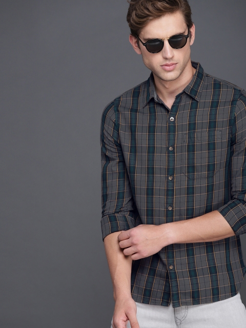 

WROGN Men Charcoal Grey & Navy Blue Slim Fit Checked Casual Shirt