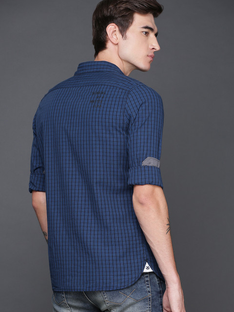

WROGN Men Blue & Black Slim Fit Checked Casual Shirt
