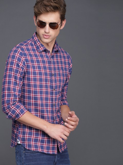 

WROGN Men Red & Blue Regular Fit Checked Casual Shirt