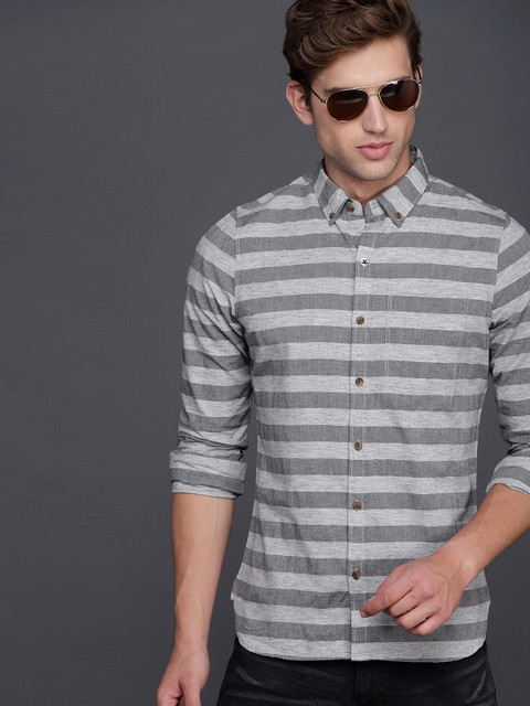 

WROGN Men Grey Slim Fit Striped Casual Shirt
