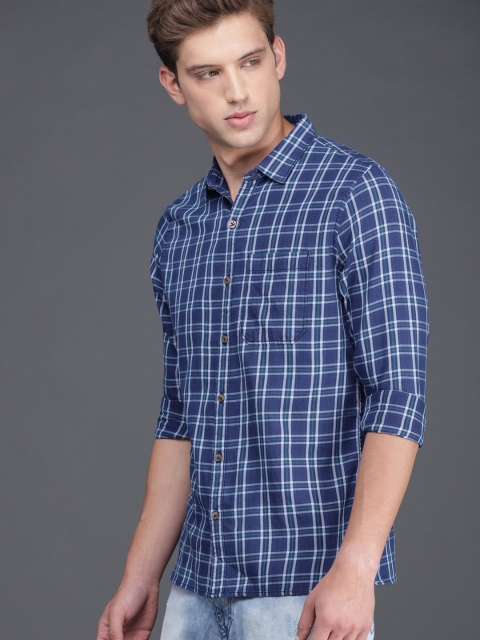 

WROGN Men Navy Blue & White Regular Fit Checked Casual Shirt