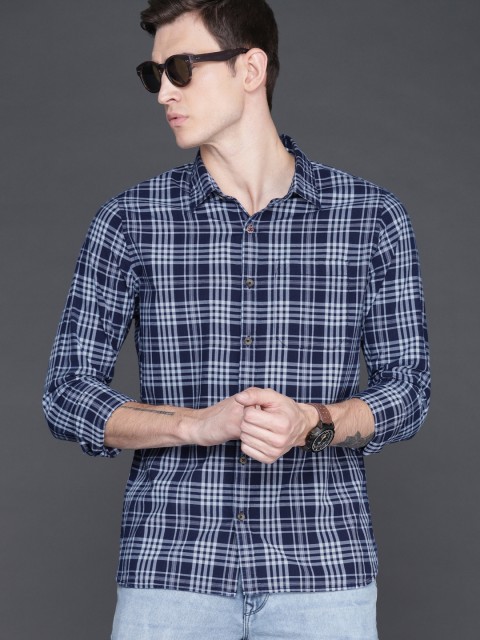 

WROGN Men Navy Blue & Off-White Slim Fit Checked Casual Shirt