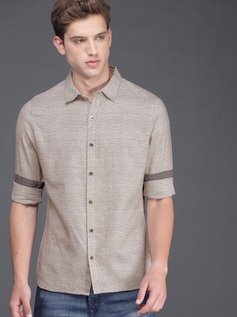 

WROGN Men Beige Regular Fit Solid Casual Shirt