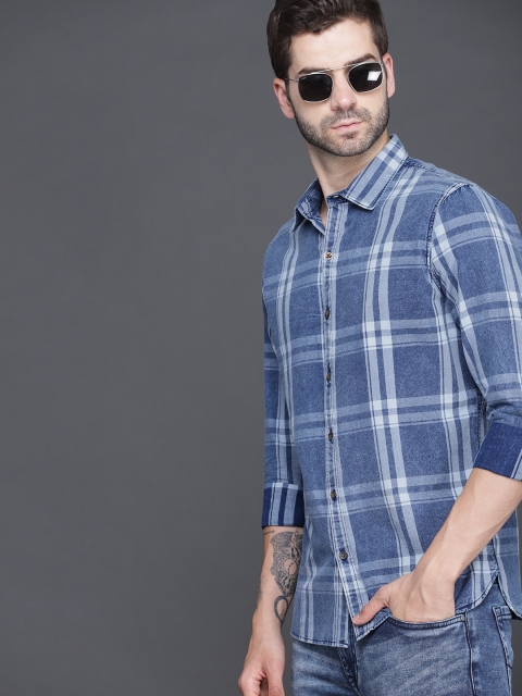 

WROGN Men Blue & Grey Slim Fit Checked Casual Chambray Shirt