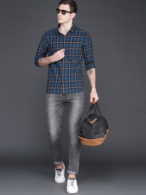 

WROGN Men Teal Blue & White Slim Fit Checked Casual Shirt