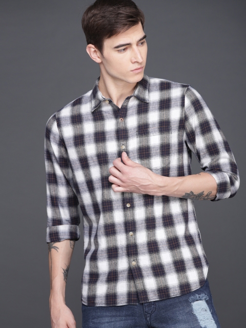 

WROGN Men Navy Blue & Off-White Slim Fit Checked Casual Shirt