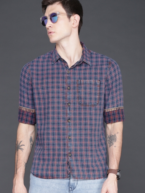 

WROGN Men Red & Navy Blue Slim Fit Checked Casual Shirt