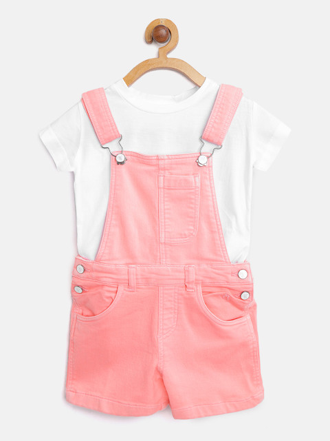 

Gini and Jony Girls White & Peach-Coloured Solid T-shirt with Dungarees
