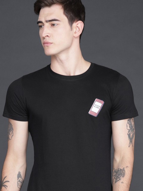 

WROGN Men Black Solid Round Neck T-shirt