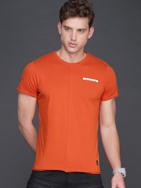 

WROGN Men Orange Slim Fit Solid Round Neck T-shirt