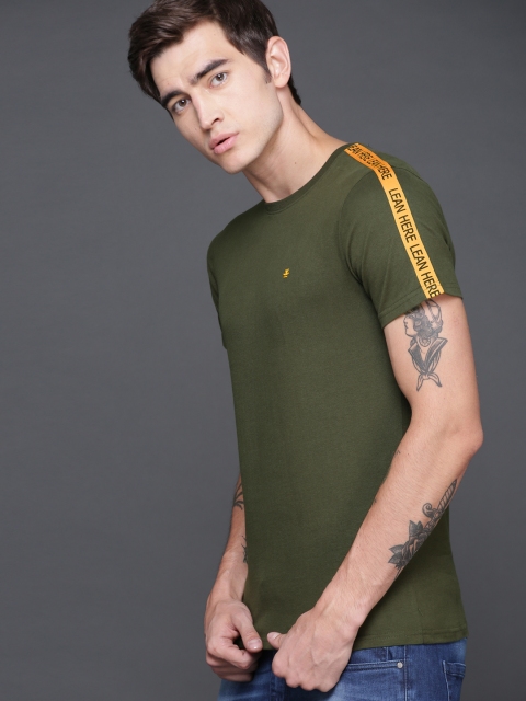 

WROGN Men Olive Green Slim Fit Solid Round Neck T-shirt