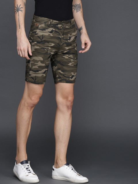 

WROGN Men Olive Green & Black Printed Slim Fit Chino Shorts