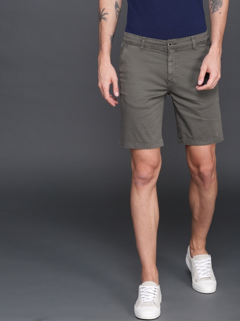 

WROGN Men Grey Solid Slim Fit Chino Shorts