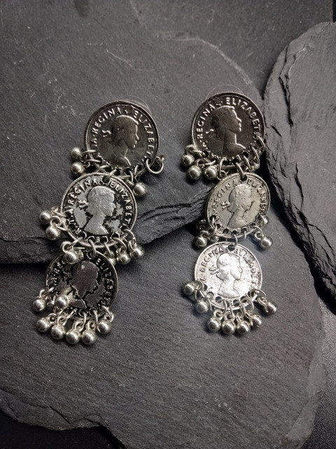 

Fida Silver-Toned Contemporary Oxidised Drop Earrings
