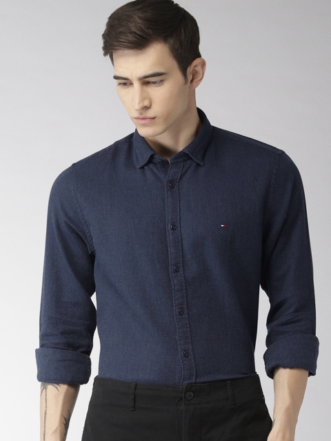 

Tommy Hilfiger Men Navy Blue Regular Fit Solid Smart Casual Shirt