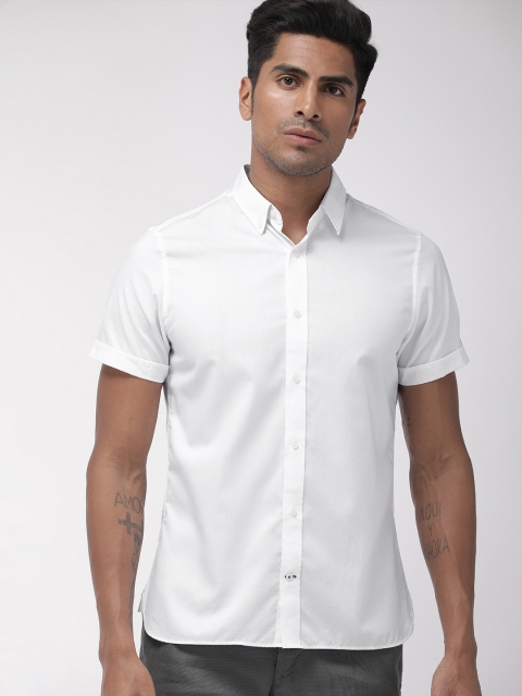 

Tommy Hilfiger Men White Regular Fit Textured Casual Shirt