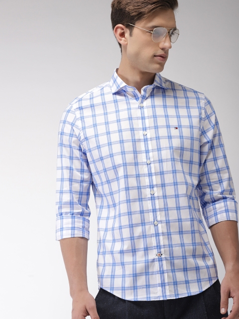 

Tommy Hilfiger Men Blue & White Regular Fit Checked Casual Shirt