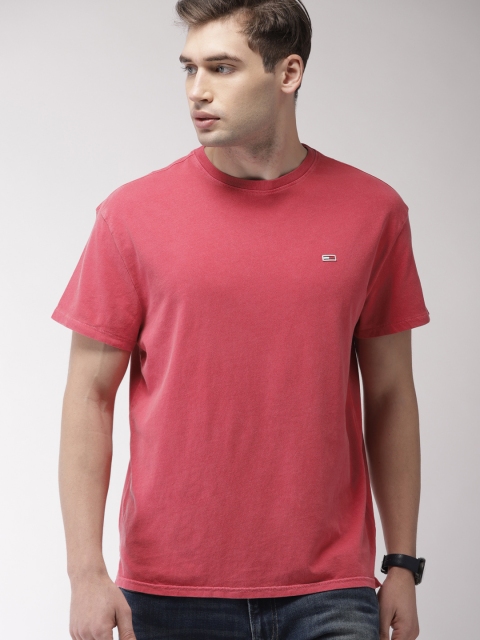 

Tommy Hilfiger Men Pink Solid Round Neck T-shirt