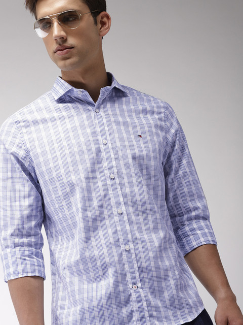 

Tommy Hilfiger Men Blue & White Regular Fit Checked Casual Shirt