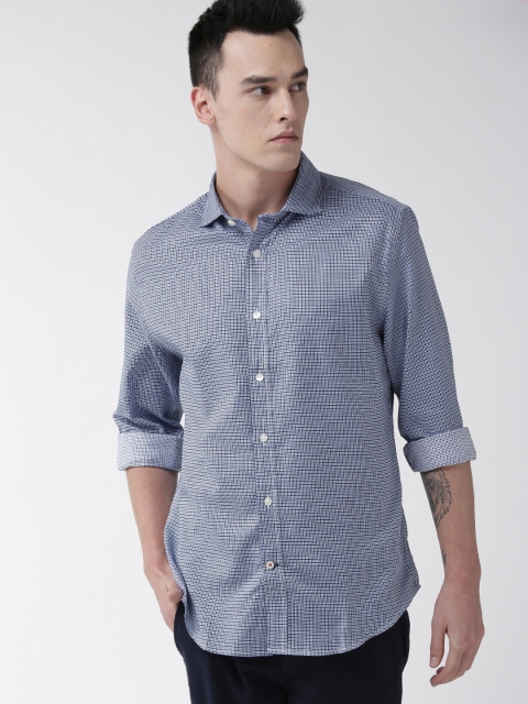 

Tommy Hilfiger Men Blue & Black Regular Fit Checked Casual Shirt