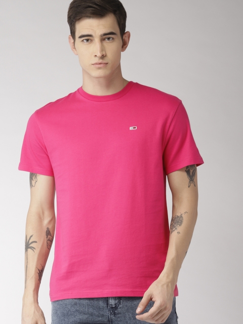 

Tommy Hilfiger Men Pink Solid Round Neck T-shirt