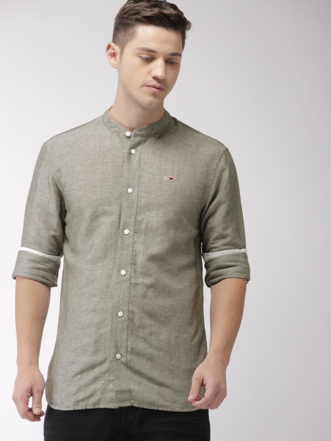 

Tommy Hilfiger Men Grey Regular Fit Solid Casual Shirt
