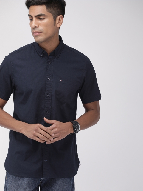 

Tommy Hilfiger Men Navy Blue Regular Fit Solid Casual Shirt