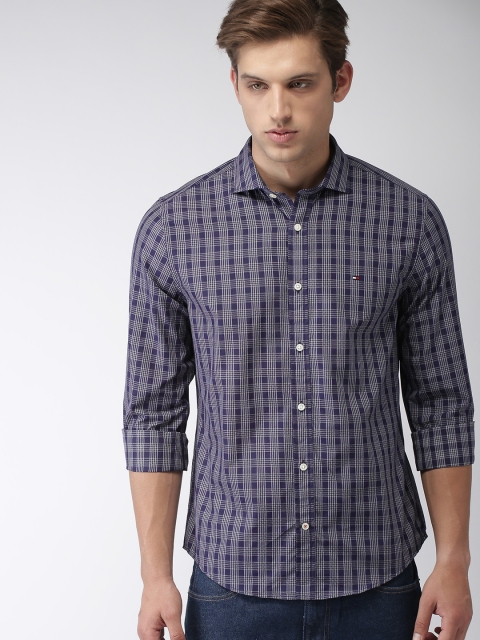 

Tommy Hilfiger Men Navy Blue & White Regular Fit Checked Casual Shirt