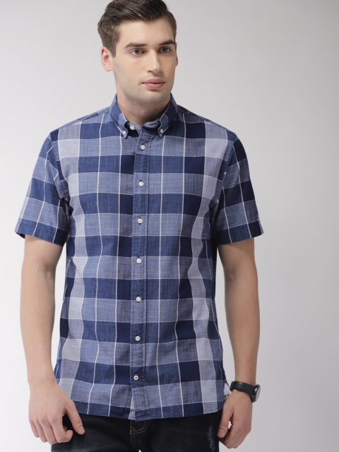 

Tommy Hilfiger Men Navy Blue & Off-White Regular Fit Checked Casual Shirt