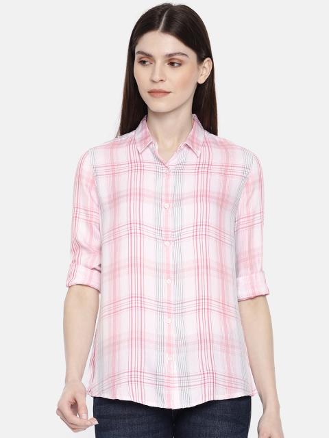 

Wrangler Women White & Pink Regular Fit Checked Casual Shirt