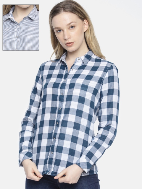 

Wrangler Women Navy Blue & White Amber Regular Fit Checked Casual Reversible Shirt