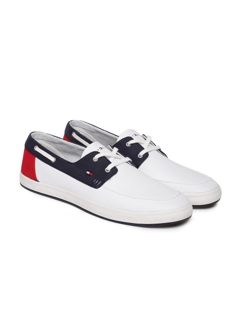 

Tommy Hilfiger Men White & Navy Blue Colourblocked Sneakers