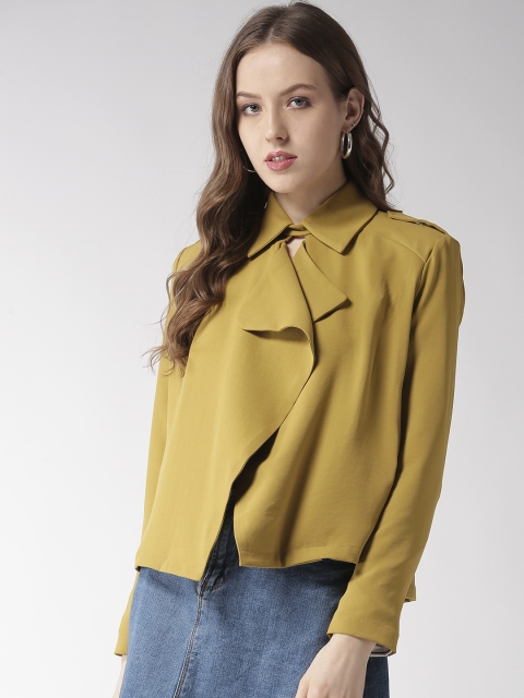 

Madame Women Green Solid Button Shrug