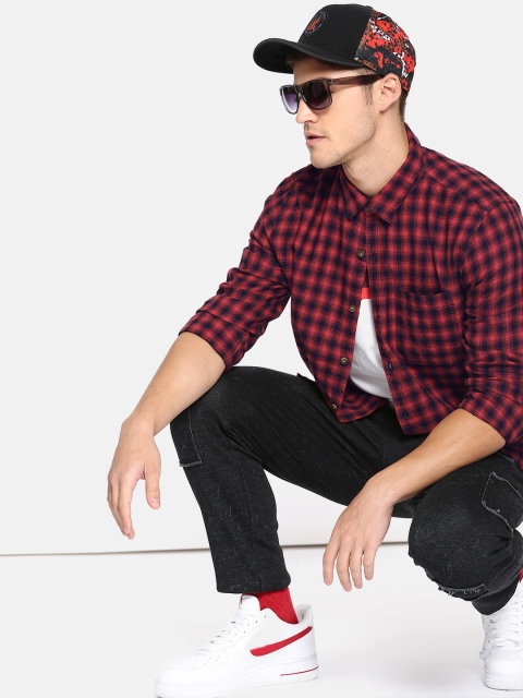 

SINGLE Men Red & Navy Slim Fit Checked Casual Shirt