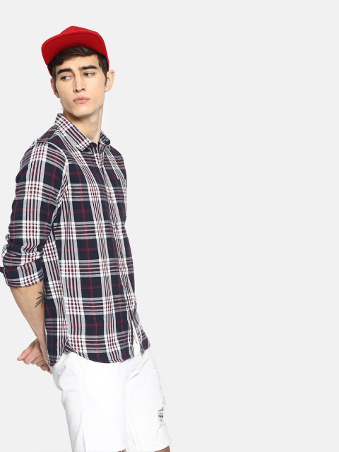 

SINGLE Men Navy Blue & White Checked Casual Shirt