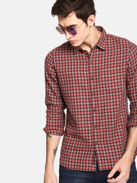 

SINGLE Men Red & Grey Slim Fit Checked Casual Shirt