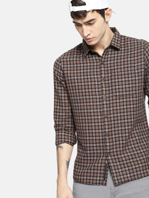 

SINGLE Men Beige & Brown Regular Fit Checked Casual Shirt