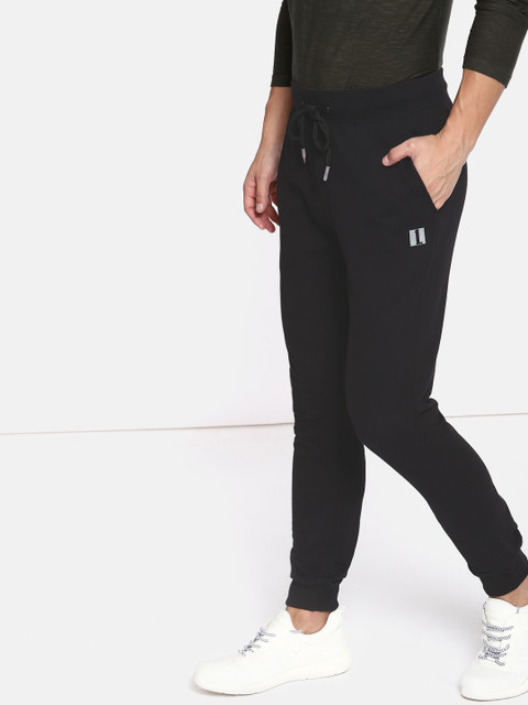 

SINGLE Men Black Slim Fit Solid Joggers