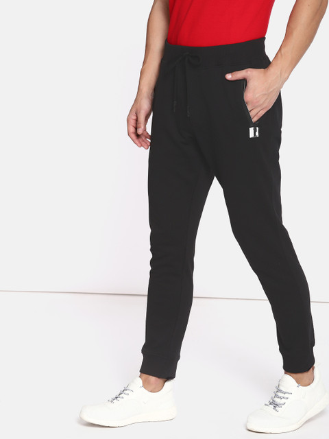 

SINGLE Men Black Solid Joggers