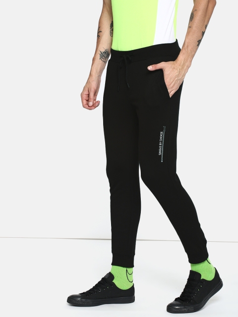 

SINGLE Men Black Solid Joggers