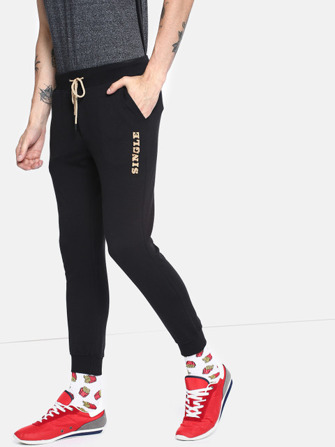 

SINGLE Men Black Slim Fit Solid Joggers