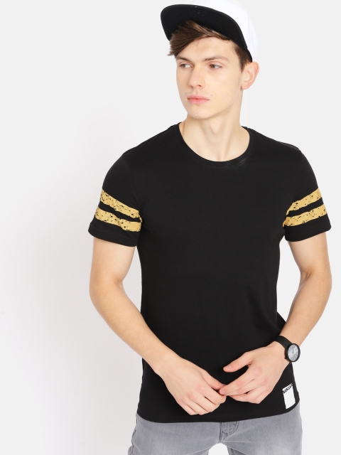 

SINGLE Men Black Solid Round Neck T-shirt